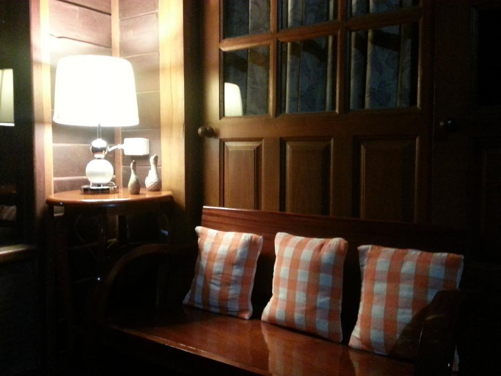 Rim Nam Kong Homestay Pak Chom Esterno foto