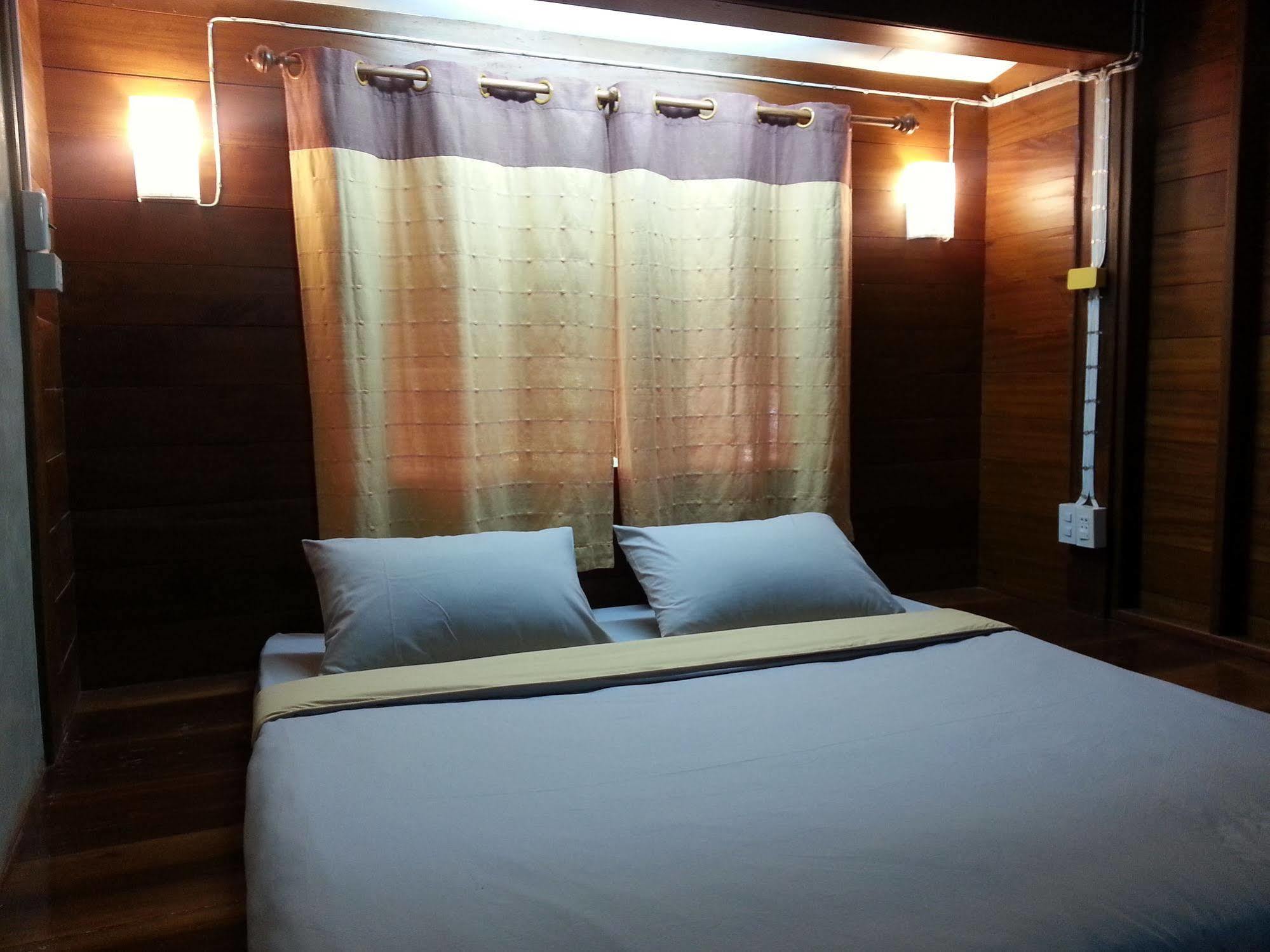 Rim Nam Kong Homestay Pak Chom Esterno foto