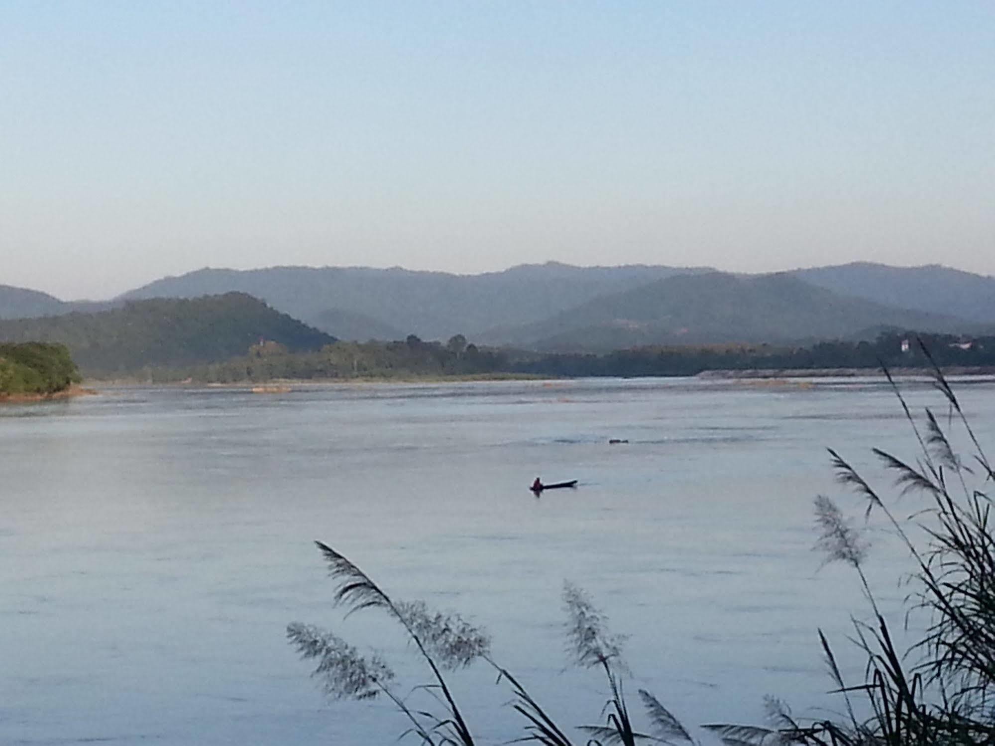 Rim Nam Kong Homestay Pak Chom Esterno foto