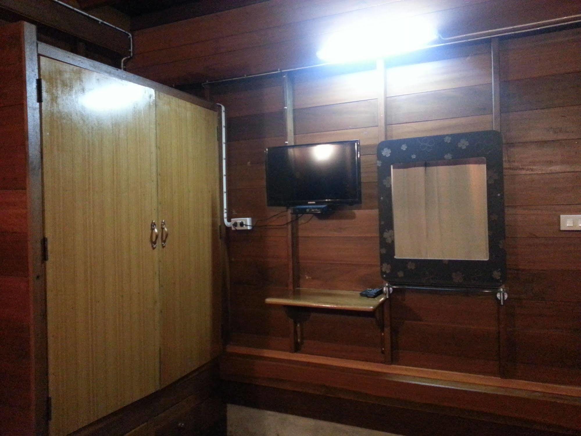 Rim Nam Kong Homestay Pak Chom Esterno foto