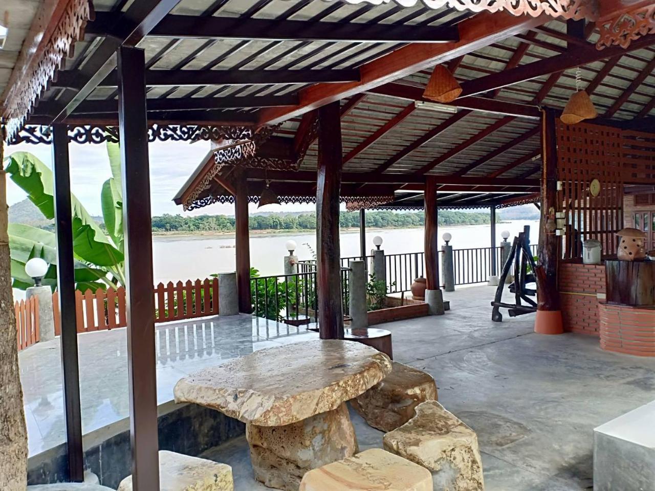 Rim Nam Kong Homestay Pak Chom Esterno foto